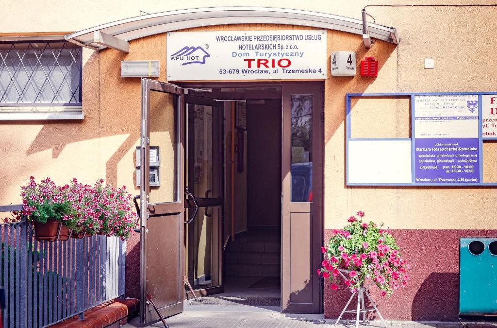 Trio Hostel Breslavia Esterno foto