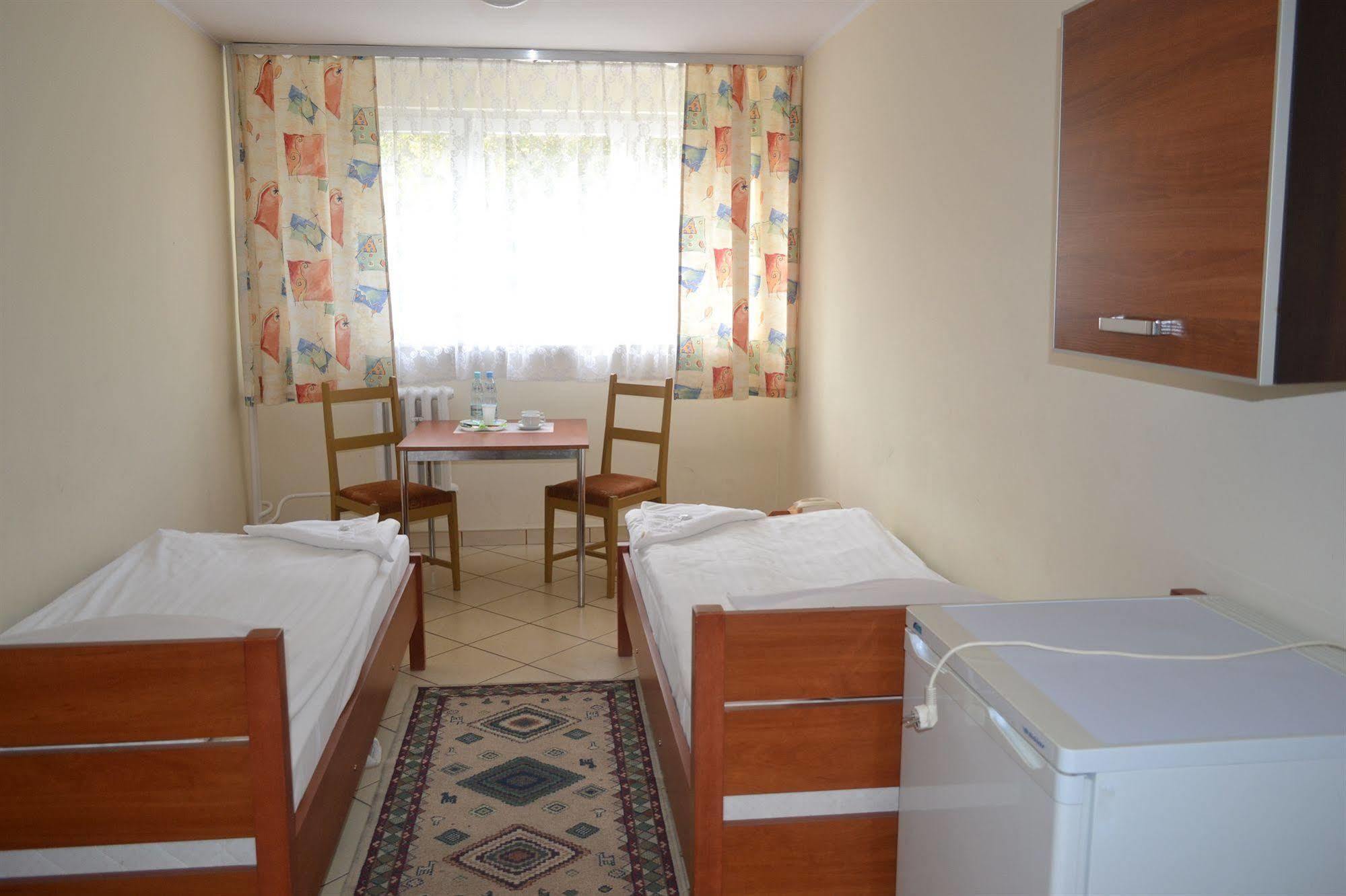 Trio Hostel Breslavia Esterno foto